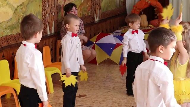 Танец-вход "Видлетили журавли" смотреть онлайн