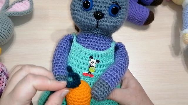 Символ года крючком/Заяц и кот смотреть онлайн