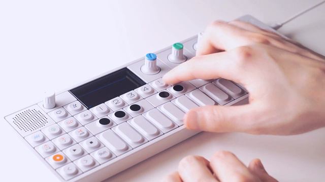 Break Beat Scratching on Teenage Engineering OP-1 смотреть онлайн