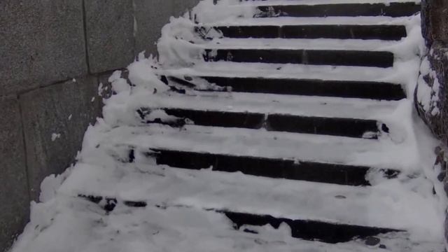 Каменная лестница на зеленом фоне. Подъем по лестнице на зеленом фоне. Хромакей. Full HD 1080р смотреть онлайн