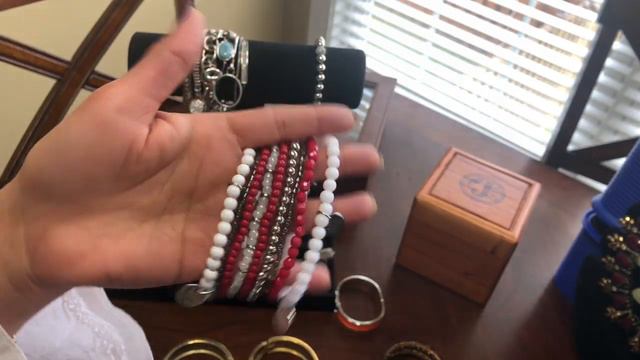 MY INDIAN JEWELRY COLLECTION // MY HACK FOR HEAVY EARRINGS // Ami's Lifestyle смотреть онлайн