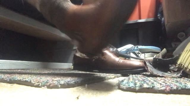 Wrecking My Sz 11 Dockers Dress Shoes - Shredding Them! смотреть онлайн