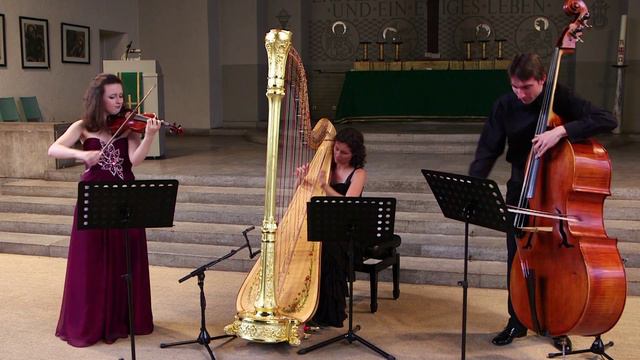 Dmitri Shostakovich - 5 Pieces - II Gavotte | Vladyslava Luchenko, Wies De Boevé & Sarah Verrue