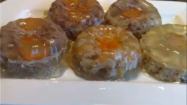 Холодец из свинины и говядины. Приятного аппетита! смотреть онлайн