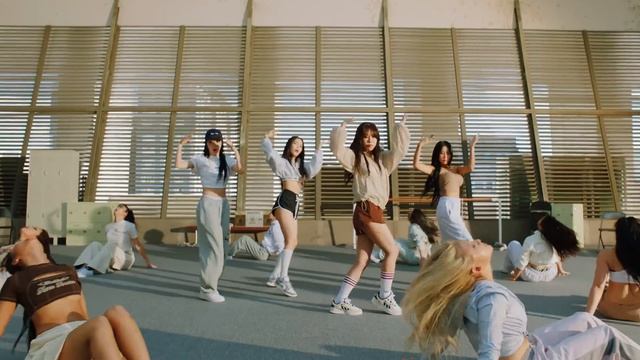 [MV] 마마무 (MAMAMOO) - ILLELLA (일낼라)