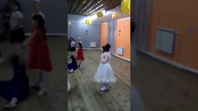 Мисс. Ника танец. для бабушки шошо смотреть онлайн