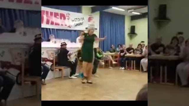 Танец взорвал интернет смотреть онлайн
