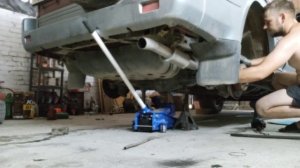 Замена сальников полуосей и хвостовика tlc prado 95.  Друг бокс. Работаем в поте лица.