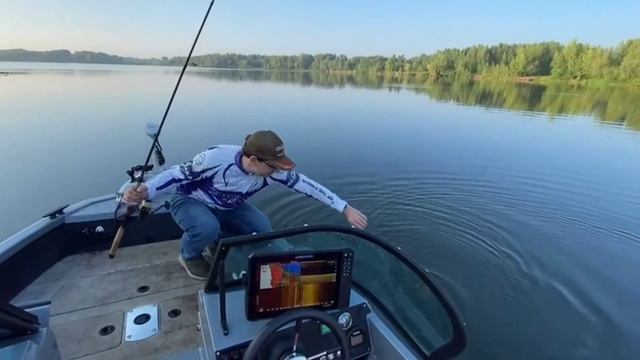 Утренний окунь на тейл-спиннеры смотреть онлайн