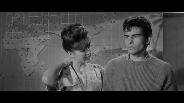 Один, два, три. Милая, у тебя не должно быть шуб, пока есть те, у кого их нет смотреть онлайн