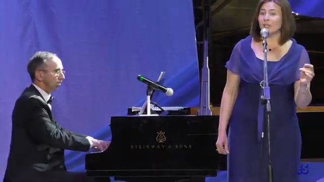 "Талисман" исполняет Ольга Богдан, Ейск ГДК 18 05 2019 смотреть онлайн