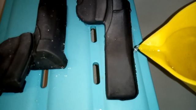 Лада Гранта Способ обработки заглушек крыла от впитывания влаги