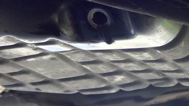 Nissan Primera 1994 P10 SR18 Oil and oil Filter change смотреть онлайн