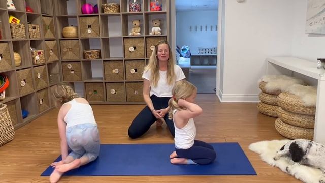 Kids Yoga | 5-minute Partner Poses?| Child's Pose Yoga смотреть онлайн