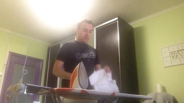 ИЗОДНЯВДЕНЬ - как правильно гладить детские вещи смотреть онлайн
