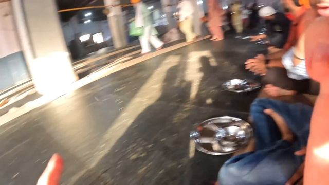 Sikhs FEED 100,000 PEOPLE FOR FREE Everyday At The Golden Temple ??