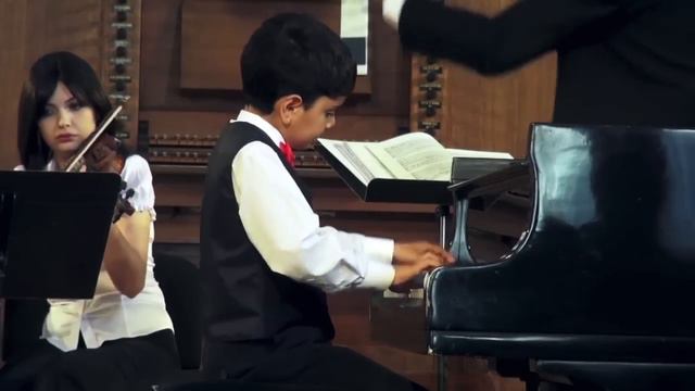Dmitry Ishkhanov (7 yrs) opening New Names Festival смотреть онлайн
