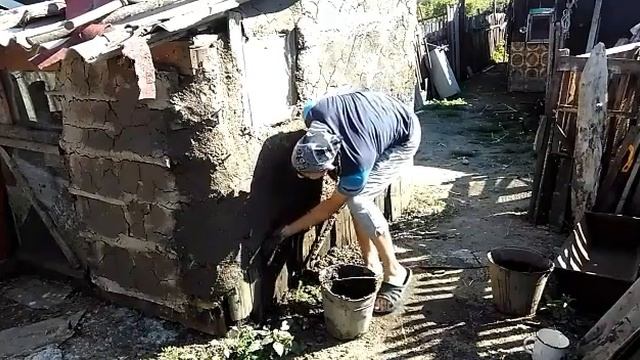Деревенские дела/ мажу сарай глиной. смотреть онлайн