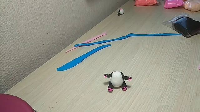 Лепим панду из лёгкого пластилина смотреть онлайн