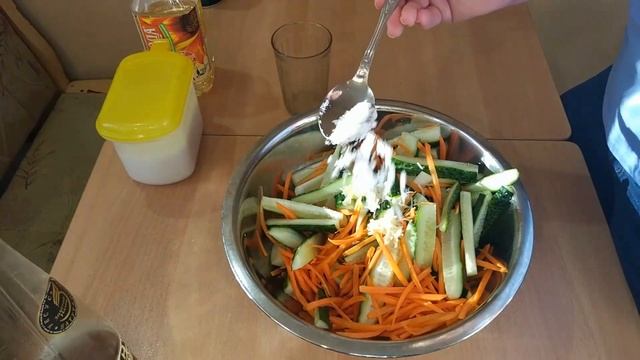 Салат с огурцами и морковью - быстро и вкусно! смотреть онлайн