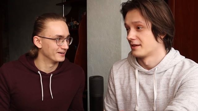 ШКОЛЬНИК ПРИСТАЕТ К НЯНЕ ПОКА МАМА СМОТРИТ смотреть онлайн