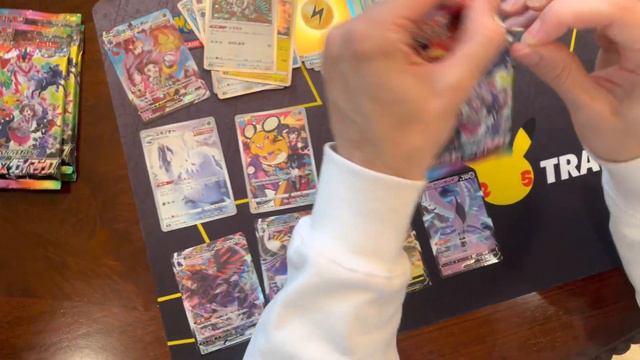 Pokémon Vmax Climax box opening!! I CANT BELIEVE WHAT WE PULLED !!! смотреть онлайн