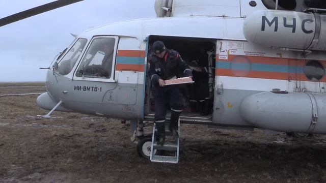 Норильские предприниматели вручили пироги спасателям и врачам смотреть онлайн