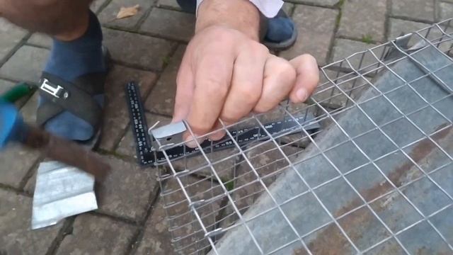 ЯК ЗЛОВИТИ КУНИЦЮ? КАК ПОЙМАТЬ КУНИЦУ? ЖИВОЛОВКА! КАК СДЕЛАТЬ КЛЕТКУ? КУНИЦА | ЛАСКА | смотреть онлайн