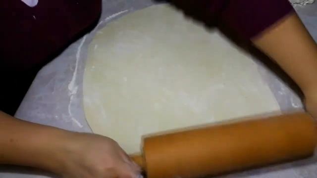 Рогалики меньше чем за час / ИЗ ДРОЖЖЕВОГО ТЕСТА БЕЗ РАССТОЙКИ! смотреть онлайн