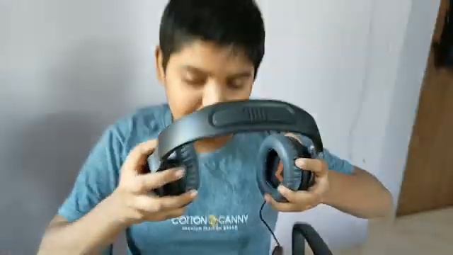 JBL Quantum 100 | First Impressions | My First Video!!?? смотреть онлайн