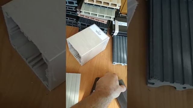 Что сочетается со столбом из ДПК?