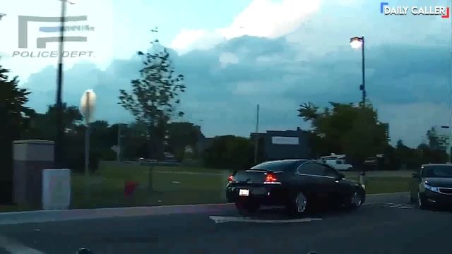 Cell Phone Thief Gets Instant Karma смотреть онлайн