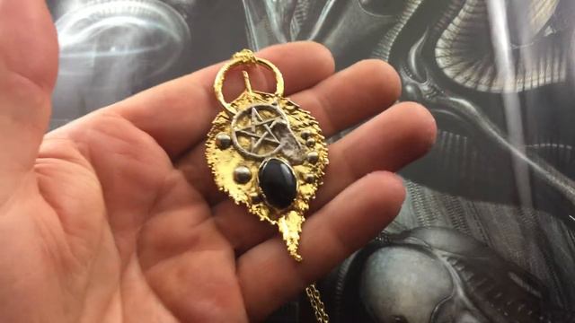 Into Formless Trance - Birch Leaf Pentacle Pendant - Two Tone Gold/Nickel - Cat No 912 смотреть онлайн