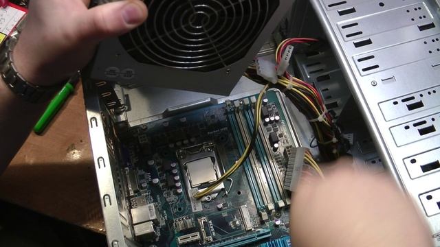 Обслуживание ПК на 1155 сокете Intel (разбор, смазка, и windows 10) смотреть онлайн