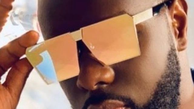 Toutes les apparitions de Gims sans ses lunettes смотреть онлайн