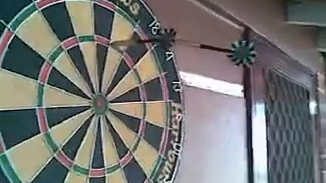 Freak darts - Two triple 20's at Butters' смотреть онлайн