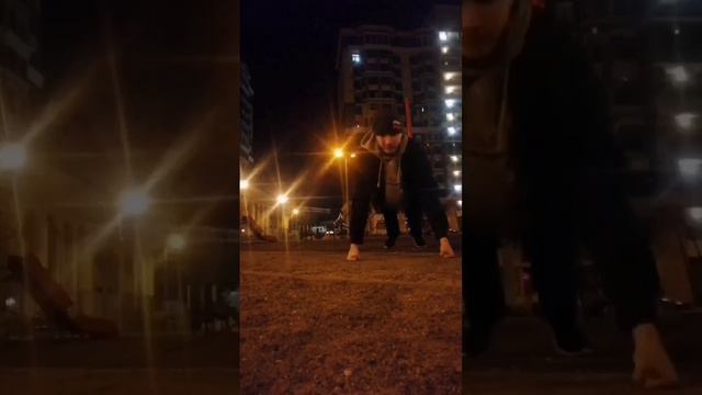 Когда нечего делать в 3 ночи (сделайте погромче. Извиняюсь за плохой звук) смотреть онлайн