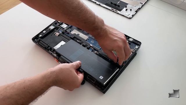 Dell Latitude 5580 Disassembly video 4K, RAM & SSD Upgrade смотреть онлайн