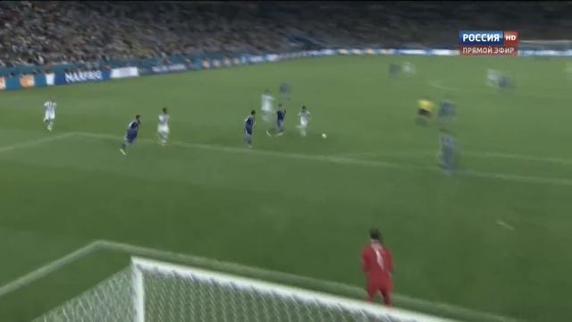 Удар низом от Лео