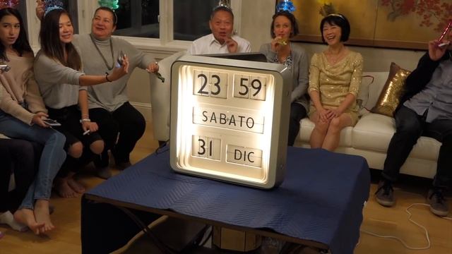 New Year Flip on the Solari Dator 10 Flip Clock смотреть онлайн