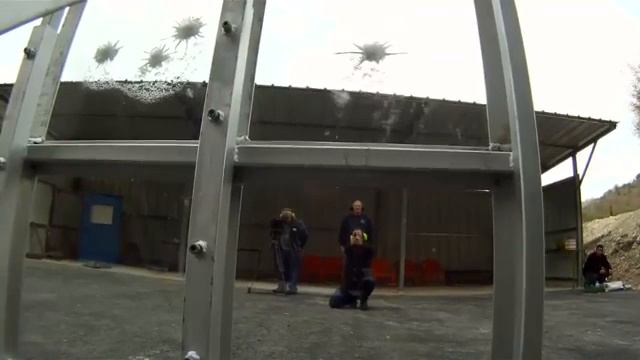 Какой поликарбонат выбрать? Что держит пистолетный патрон? Антивандальный монолитный поликарбонат. смотреть онлайн