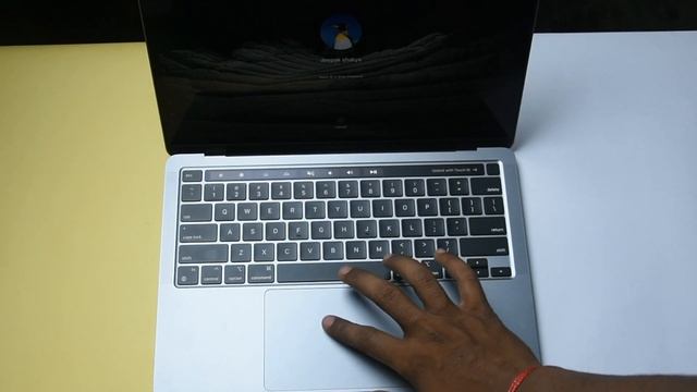 Apple M1 MacBook Pro 13" Space Gray Review & Unboxing - One year Later! смотреть онлайн