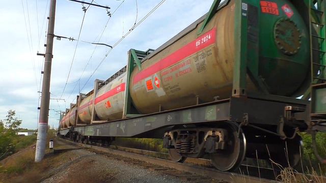 "Разноцветный СМЕТ". ВЛ11М-198/255 с грузовым поездом смотреть онлайн