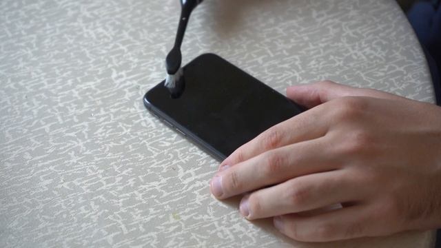 Как почистить разговорный динамик на айфоне смотреть онлайн