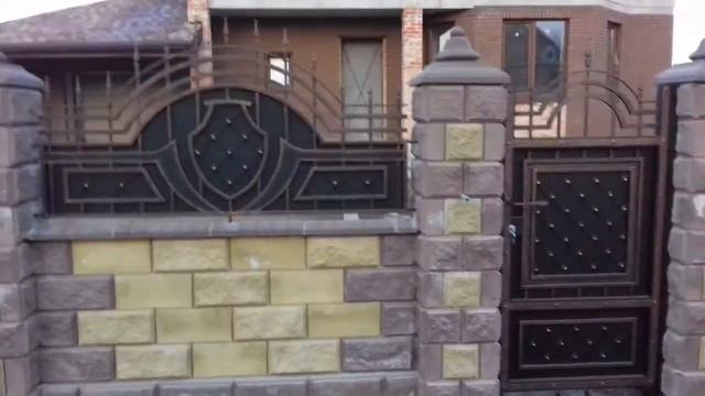 Кованый забор в загородном доме. смотреть онлайн