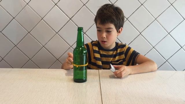 ОПЫТ С БУТЫЛКОЙ. КАК РАСКОЛОТЬ БУТЫЛКУ НА ДВЕ ЧАСТИ? смотреть онлайн