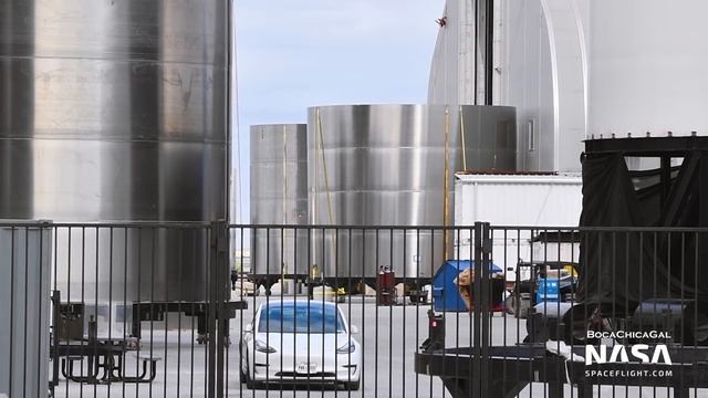 SpaceX Boca Chica - Propellant Production Plant Progress - Future Starships assemble смотреть онлайн