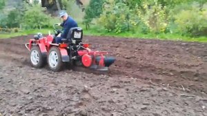 МТЗ Беларус 132н, 24л.с, колеса R16, с двухкорпусным плугом!