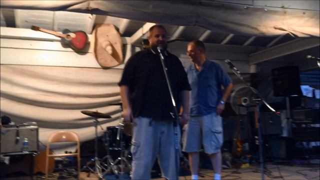 Giving my Dad a new Fender Stratocaster HSH смотреть онлайн