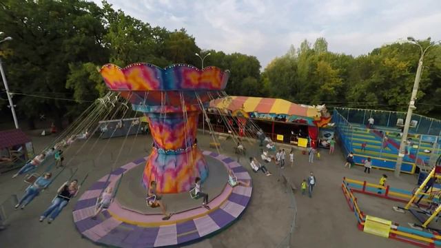 "Большая цепочная карусель" 2015 - аттракцион-кафе "Три медведя" смотреть онлайн